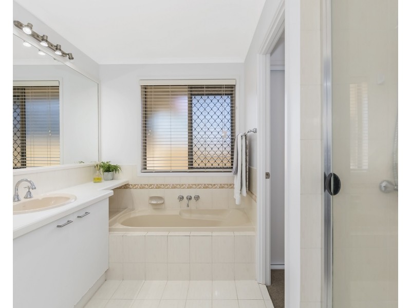 1 Dandenong Terrace, Robina QLD 4226