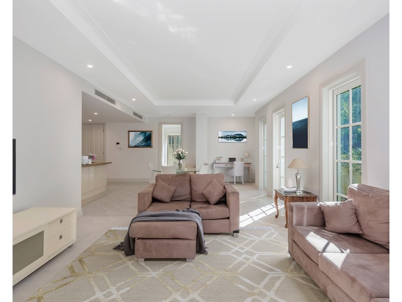 4/42-44 Brighton Parade, Southport QLD 4215