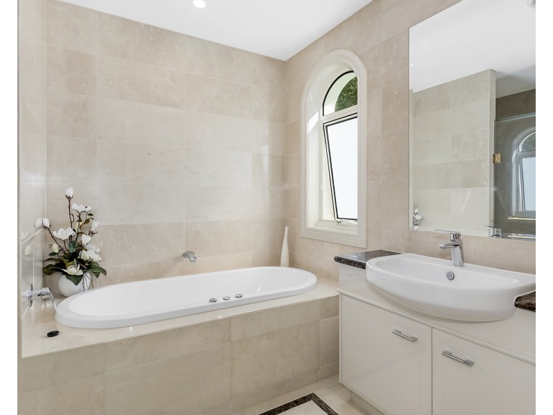 4/42-44 Brighton Parade, Southport QLD 4215