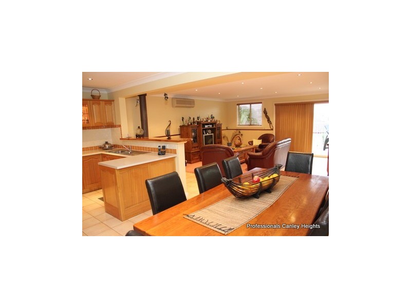 22 Tuncurry Street, Bossley Park NSW 2176