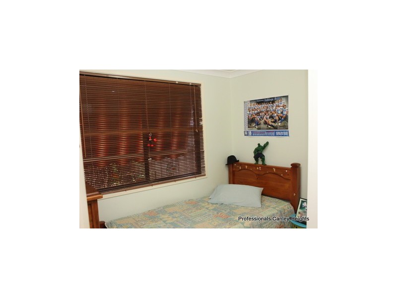 22 Tuncurry Street, Bossley Park NSW 2176