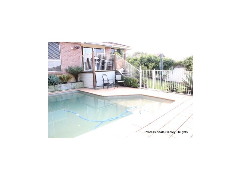 22 Tuncurry Street, Bossley Park NSW 2176