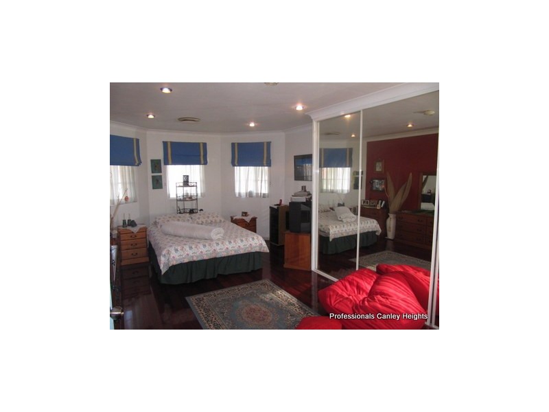 83a Lindeman Crescent, Green Valley NSW 2168