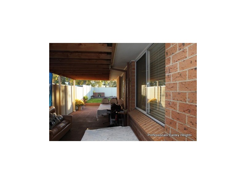 7B Lorikeet Crescent, Green Valley NSW 2168