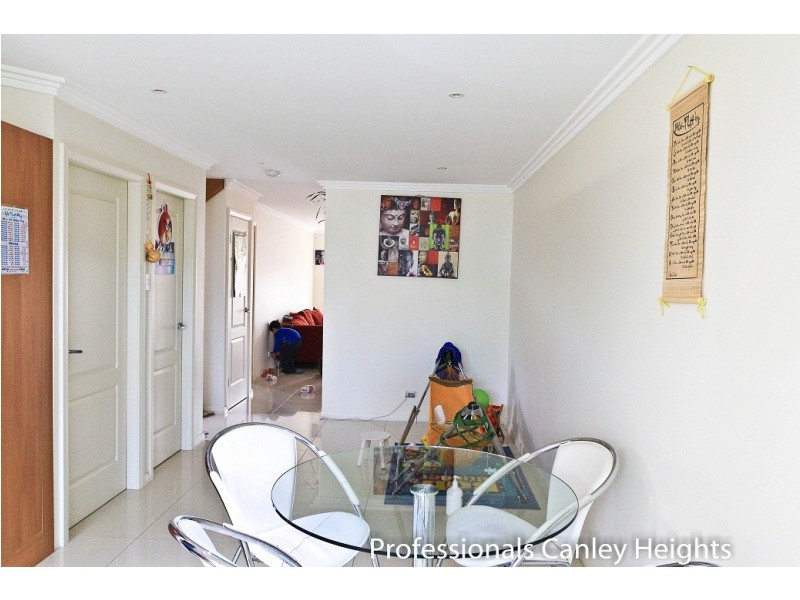 6A Foxlow Street, Canley Heights NSW 2166