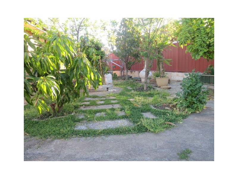 Edensor Park NSW 2176