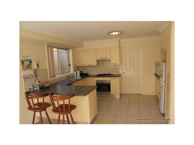 80 Greenway Drive, West Hoxton NSW 2171