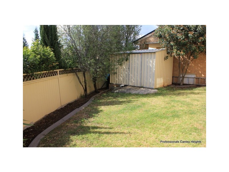 80 Greenway Drive, West Hoxton NSW 2171