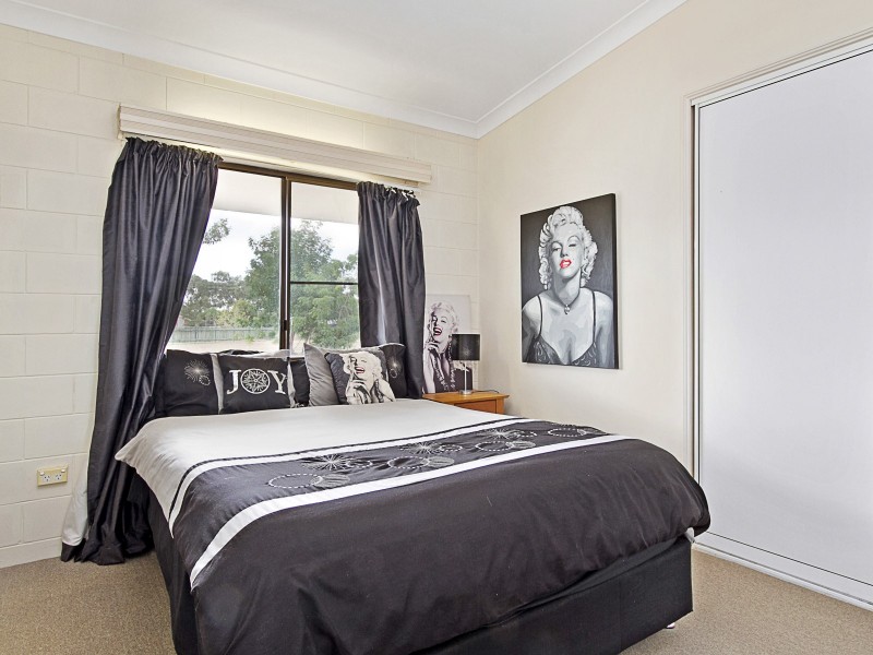 16 Kilcora Street, Mount Low QLD 4818