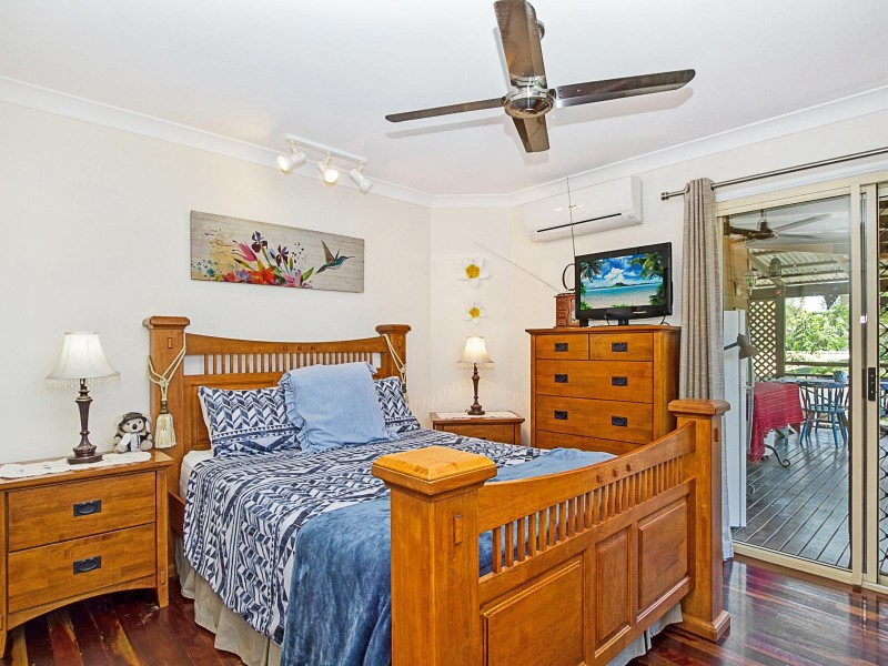 35 Lagoon Crescent, Saunders Beach QLD 4818