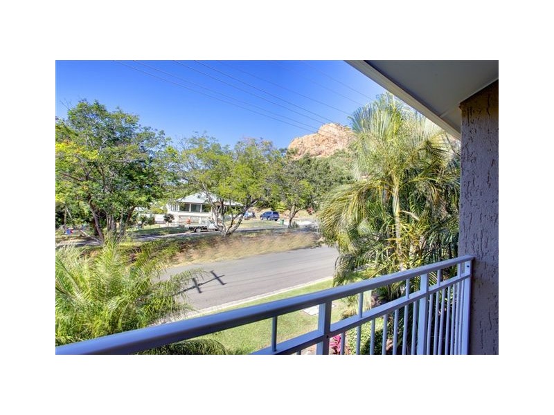 3/4 Stuart Street, North Ward QLD 4810