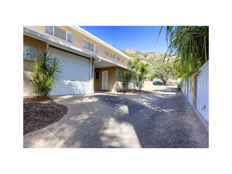 3/4 Stuart Street, North Ward QLD 4810