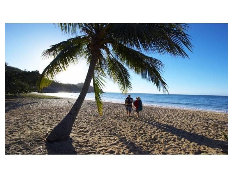 2/14-15 The Esplanade, Nelly Bay QLD 4819