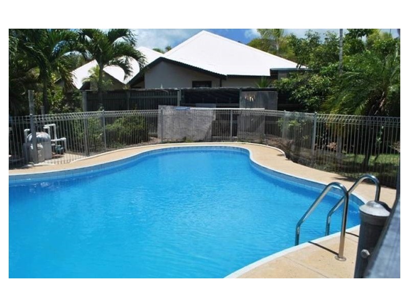 2/14-15 The Esplanade, Nelly Bay QLD 4819