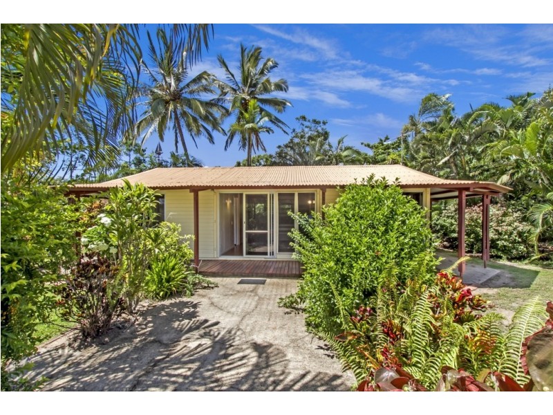 37 Esplanade, Balgal Beach QLD 4816