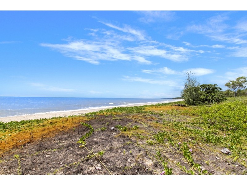 37 Esplanade, Balgal Beach QLD 4816