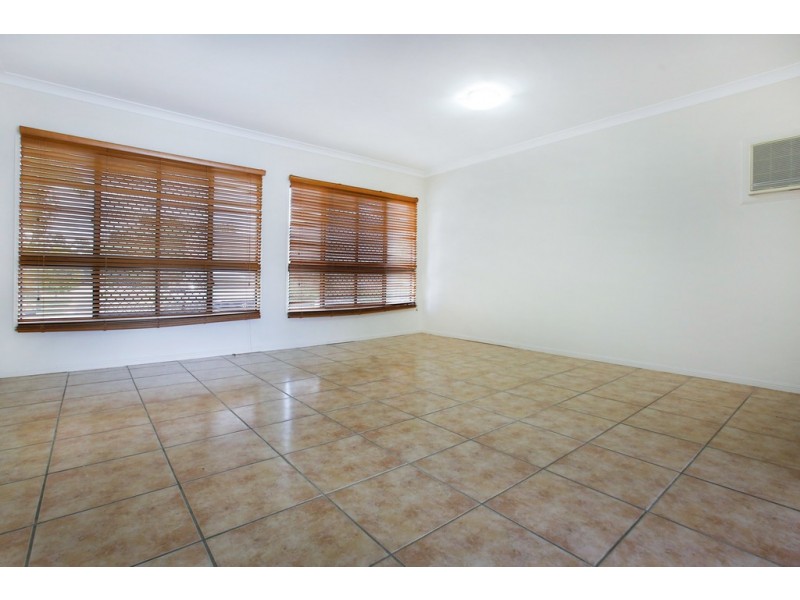 8 Bathurst Way, Mount Louisa QLD 4814