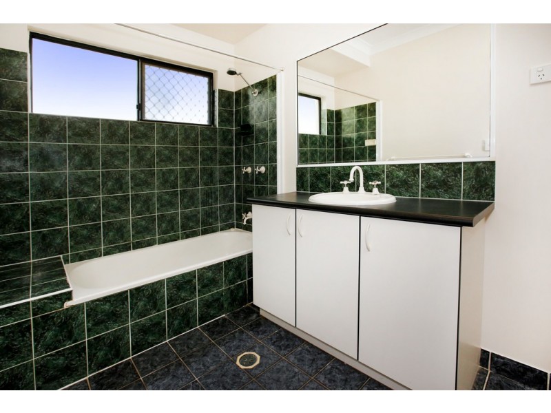 8 Bathurst Way, Mount Louisa QLD 4814