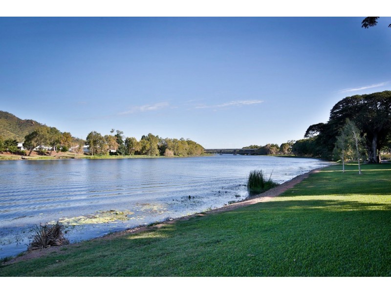 127/1a Sporting Drive, Thuringowa Central QLD 4817