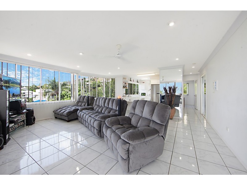 2/320 Stanley Street, North Ward QLD 4810