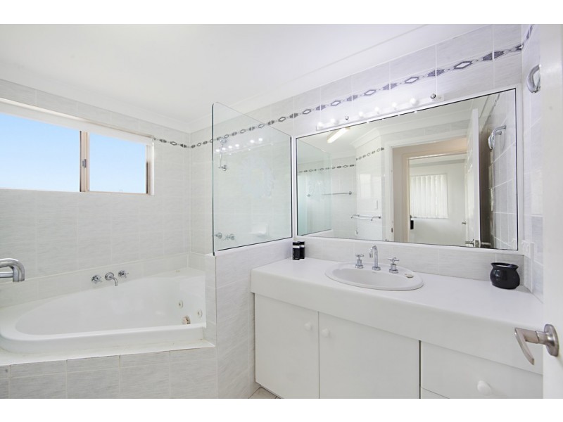 2/320 Stanley Street, North Ward QLD 4810