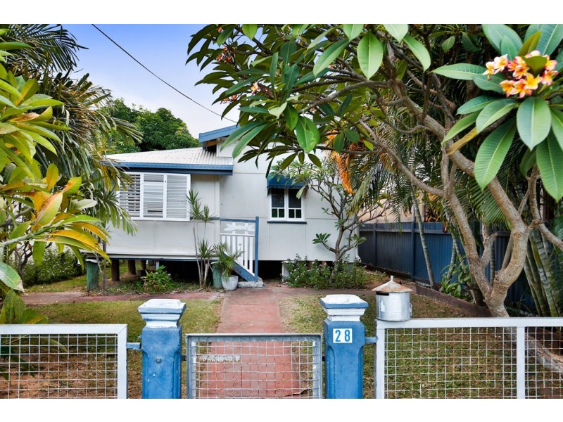 28 Sixth Avenue, South Townsville QLD 4810