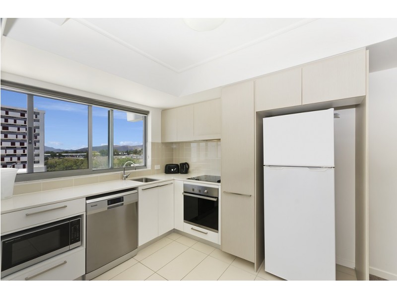 13/3 Kingsway Place, Townsville City QLD 4810
