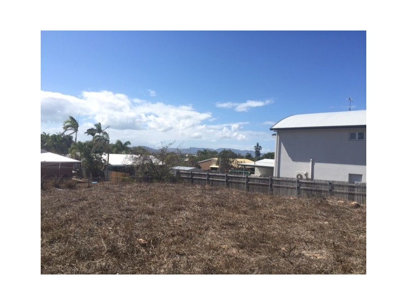 13 Glasgow Avenue, Mount Louisa QLD 4814