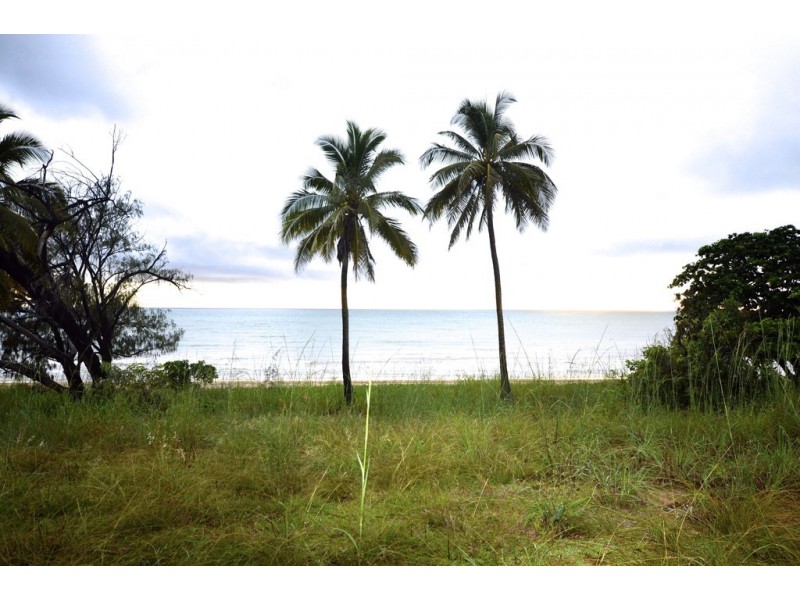 45 Esplanade, Balgal Beach QLD 4816