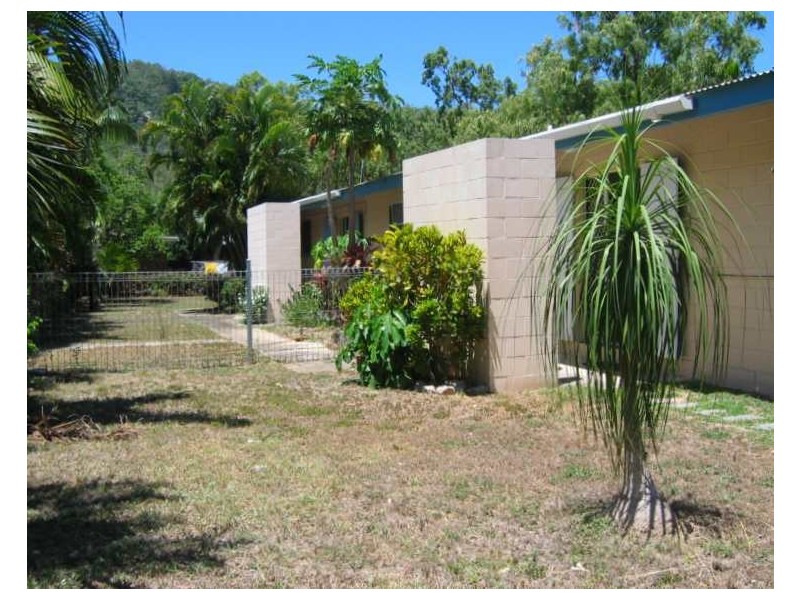 17 The Grove, Nelly Bay QLD 4819