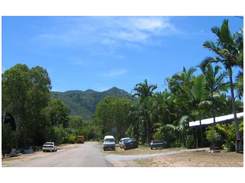 17 The Grove, Nelly Bay QLD 4819