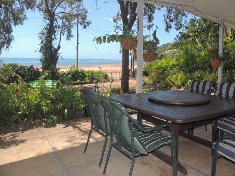 10 Henry Lawson Street, Horseshoe Bay QLD 4819