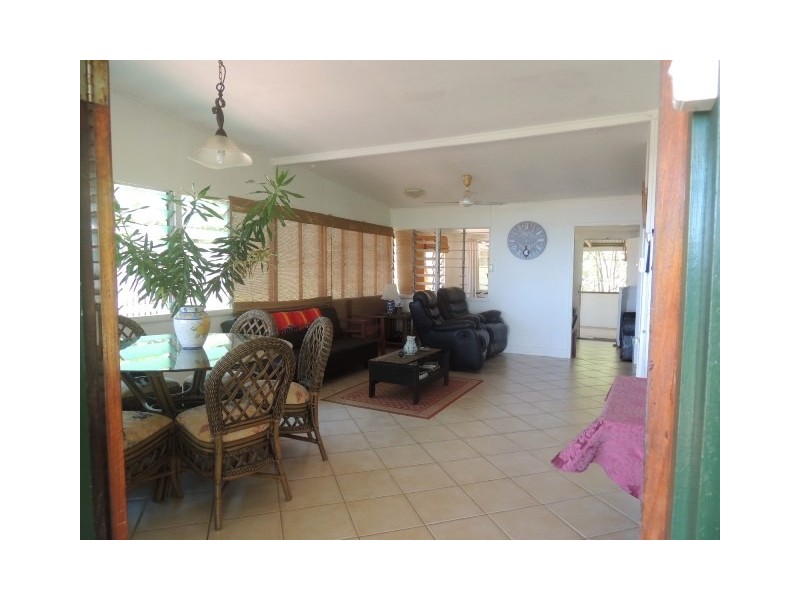 10 Henry Lawson Street, Horseshoe Bay QLD 4819