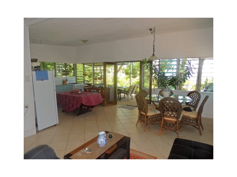 10 Henry Lawson Street, Horseshoe Bay QLD 4819