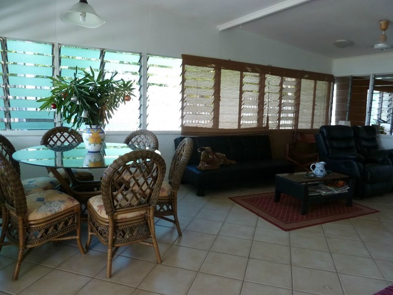 10 Henry Lawson Street, Horseshoe Bay QLD 4819