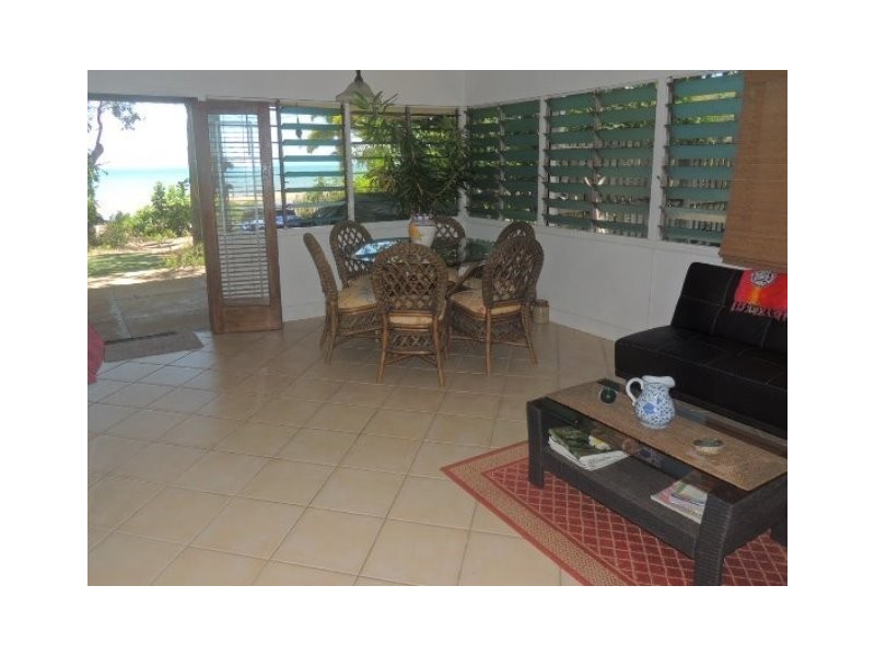 10 Henry Lawson Street, Horseshoe Bay QLD 4819