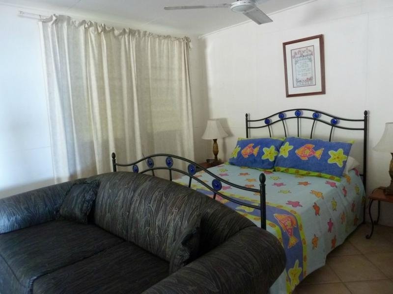 10 Henry Lawson Street, Horseshoe Bay QLD 4819