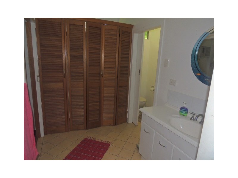 10 Henry Lawson Street, Horseshoe Bay QLD 4819