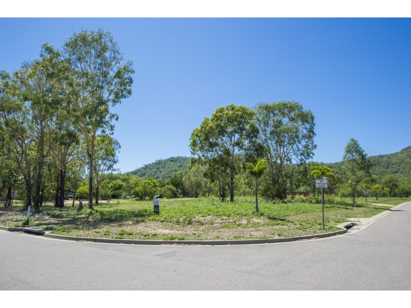 1-2 Dolphin Court, Horseshoe Bay QLD 4819