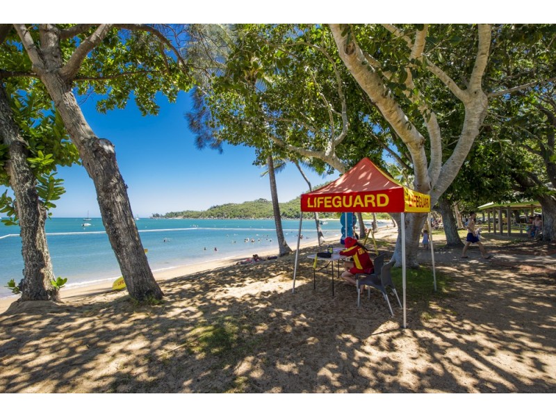 1-2 Dolphin Court, Horseshoe Bay QLD 4819