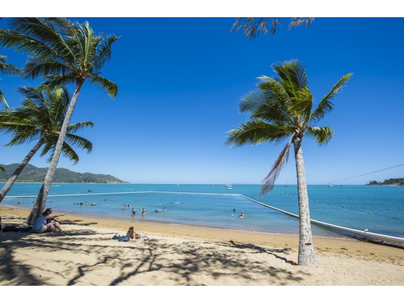 1-2 Dolphin Court, Horseshoe Bay QLD 4819