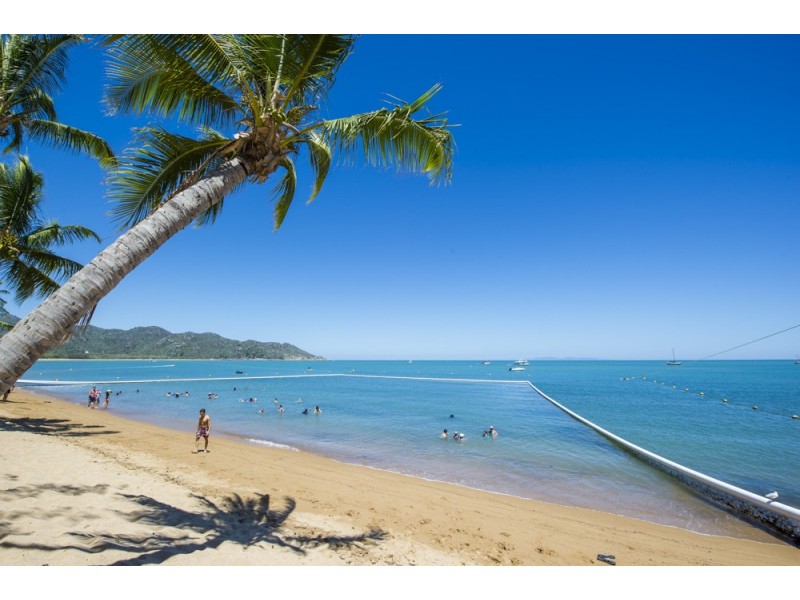 1-2 Dolphin Court, Horseshoe Bay QLD 4819