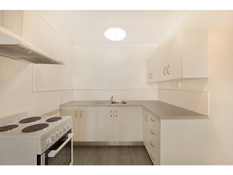 2/7 Seventh Street, Railway Estate QLD 4810