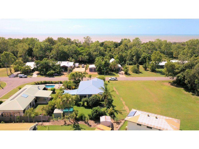 7 Madelaine Drive, Balgal Beach QLD 4816