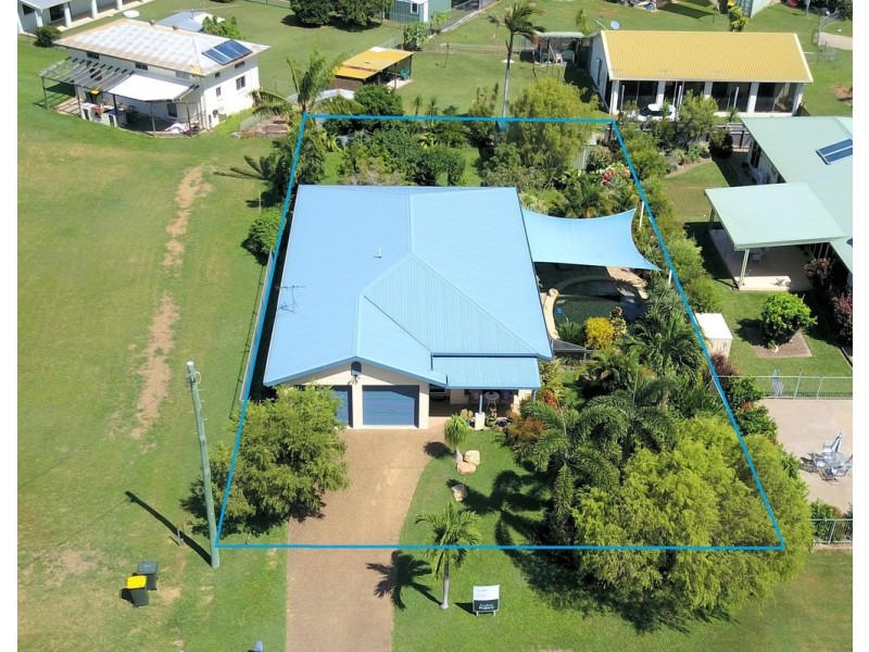7 Madelaine Drive, Balgal Beach QLD 4816