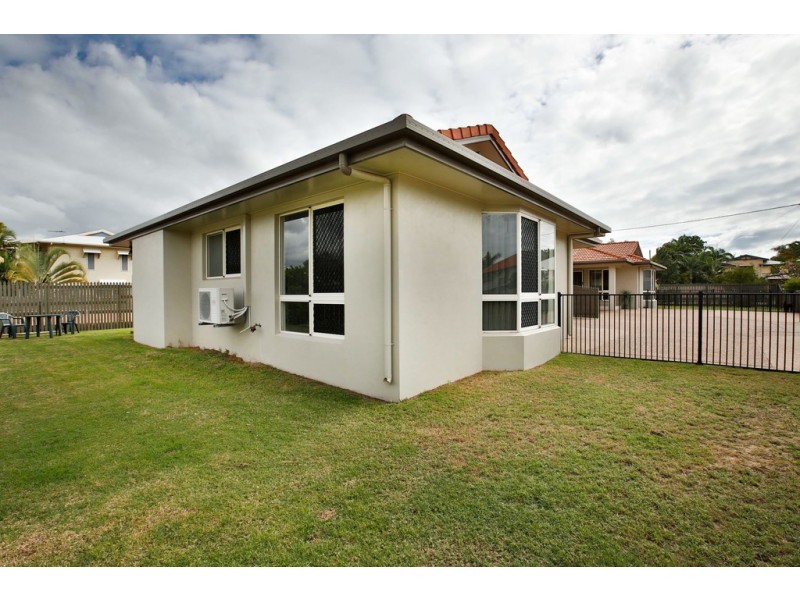 18 Tuffley Street, West End QLD 4810