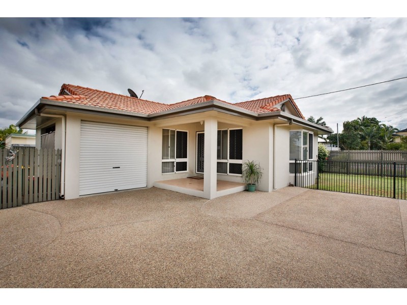 18 Tuffley Street, West End QLD 4810