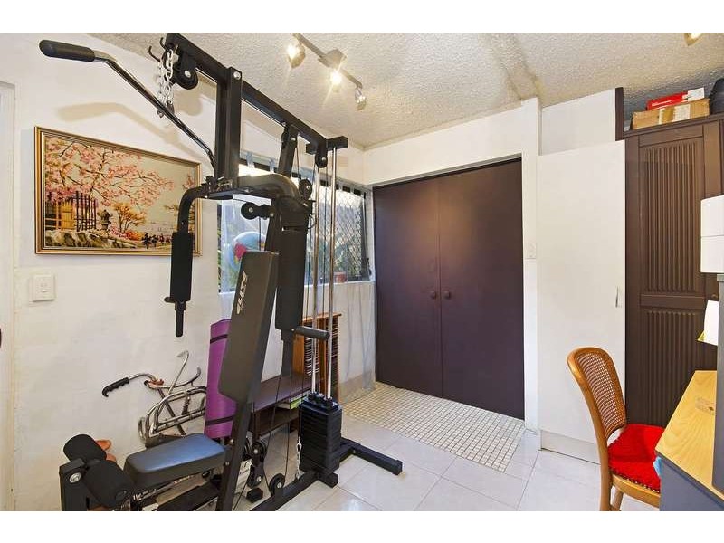 1/64 Warburton Street, North Ward QLD 4810