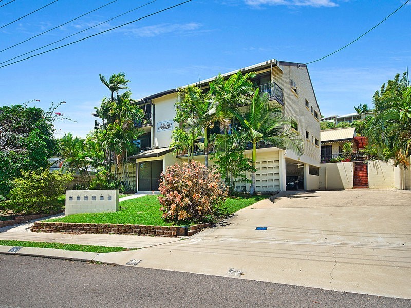 1/64 Warburton Street, North Ward QLD 4810