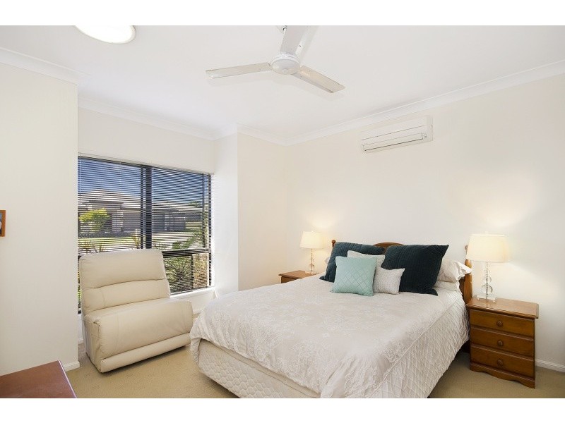 16 Rattray Street, Bushland Beach QLD 4818